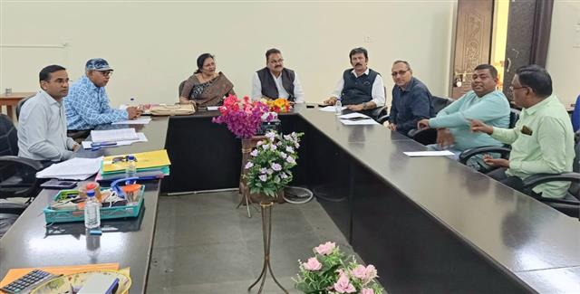 हरित परिसर, शैक्षणिक उन्नयन एवं सांस्कृतिक गतिविधियों को लेकर लिए गए अहम निर्णय  राजनांदगांव।